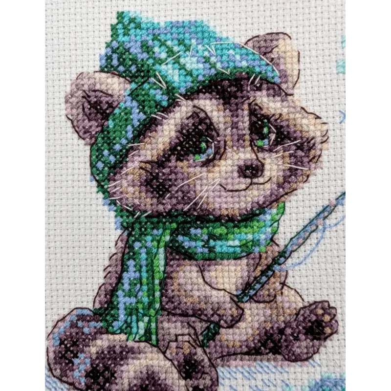 Набор для вышивания крестиком «Любопытный енот» 15x15 см SRA1017