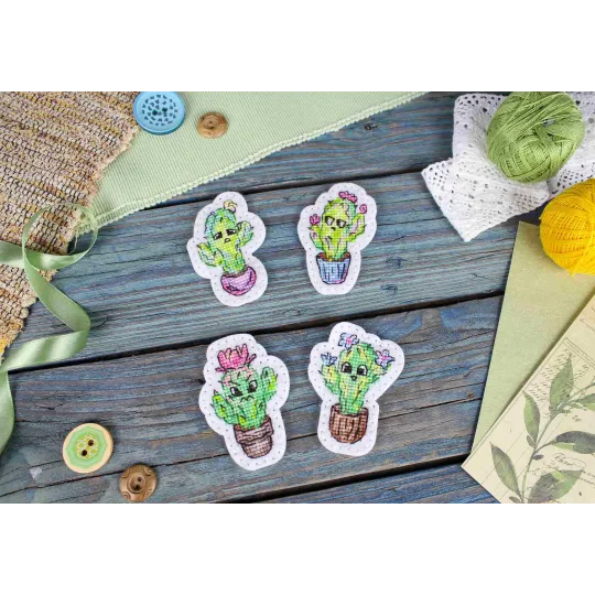 Набор для вышивания крестиком "Эмоциональные кактусы. Значки. Магниты" 7*5 см ST-1077