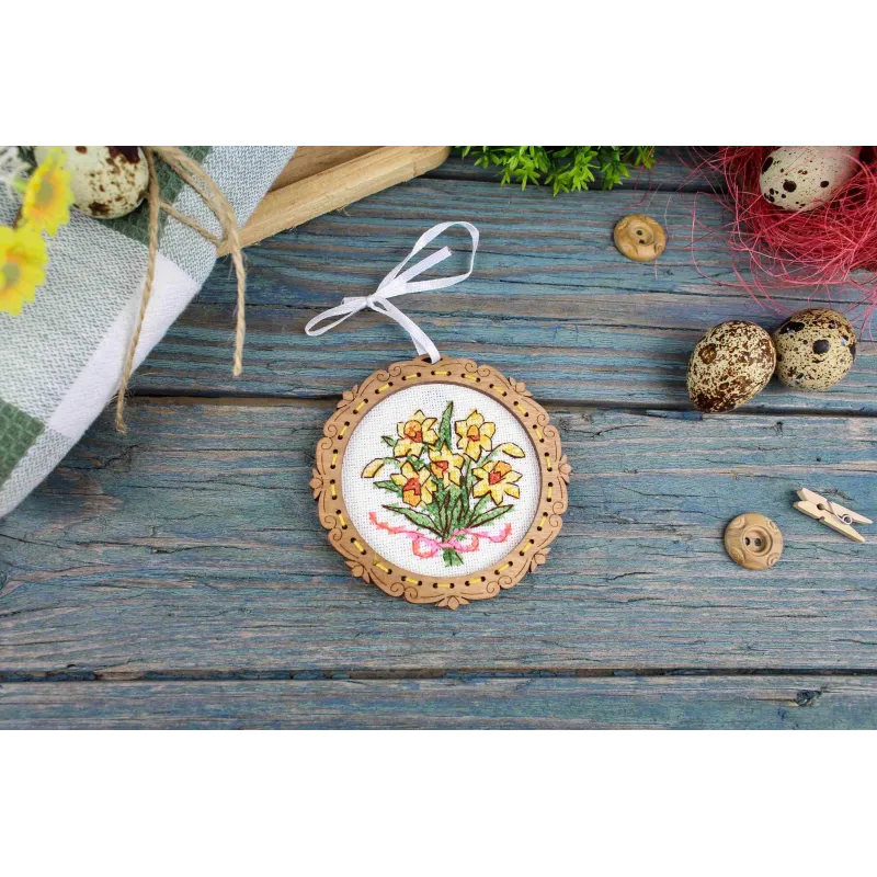 Kreuzstich auf Holzbasis „Miniatur. Narzissenstrauß“ 8*8 cm SO-139