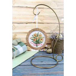 Cross-stitch on wooden base "Miniature. Bouquet of daffodils" 8*8 cm SO-139