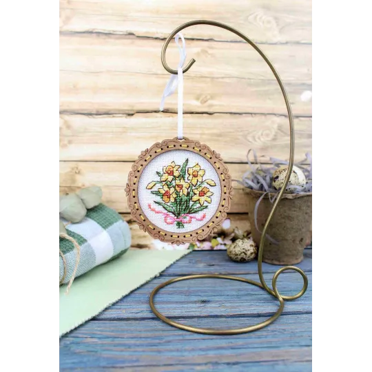 Kreuzstich auf Holzbasis „Miniatur. Narzissenstrauß“ 8*8 cm SO-139