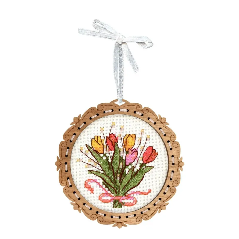 Kreuzstich auf Holzbasis "Miniatur. Tulpenstrauß" 8*8 cm SO-138