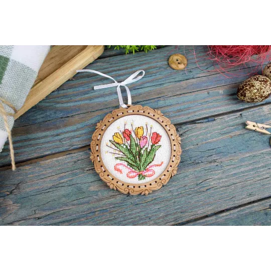 Kreuzstich auf Holzbasis "Miniatur. Tulpenstrauß" 8*8 cm SO-138