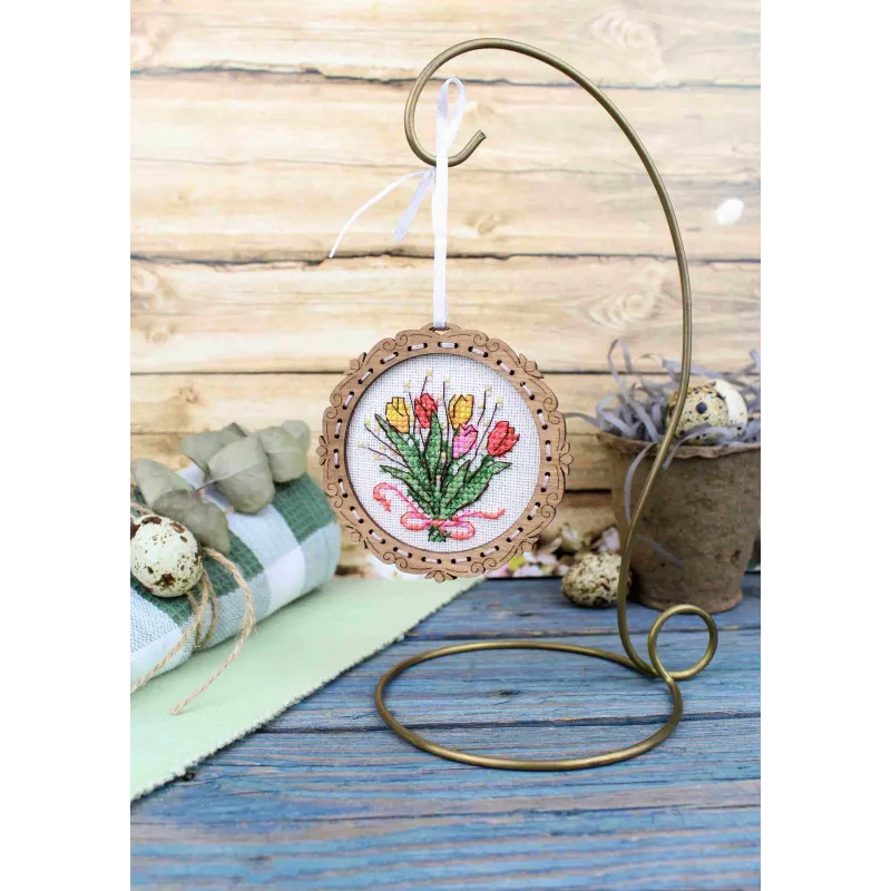 Kreuzstich auf Holzbasis "Miniatur. Tulpenstrauß" 8*8 cm SO-138