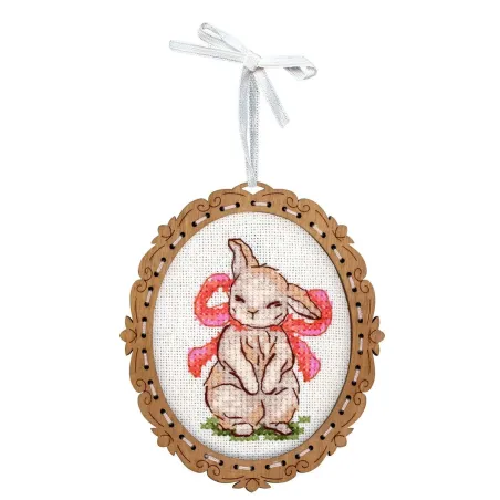 Point de croix sur base en bois "Miniature. Lapin avec un nœud" 10*9 cm SO-128