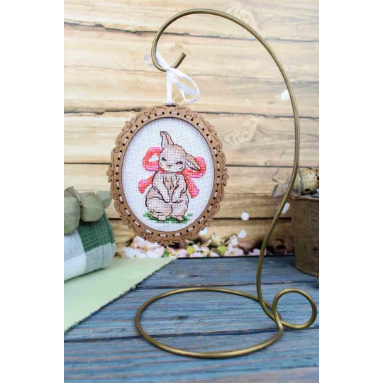 Cross-stitch on wooden base "Miniature. Bunny with a bow" 10*9 cm SO-128 (ES)