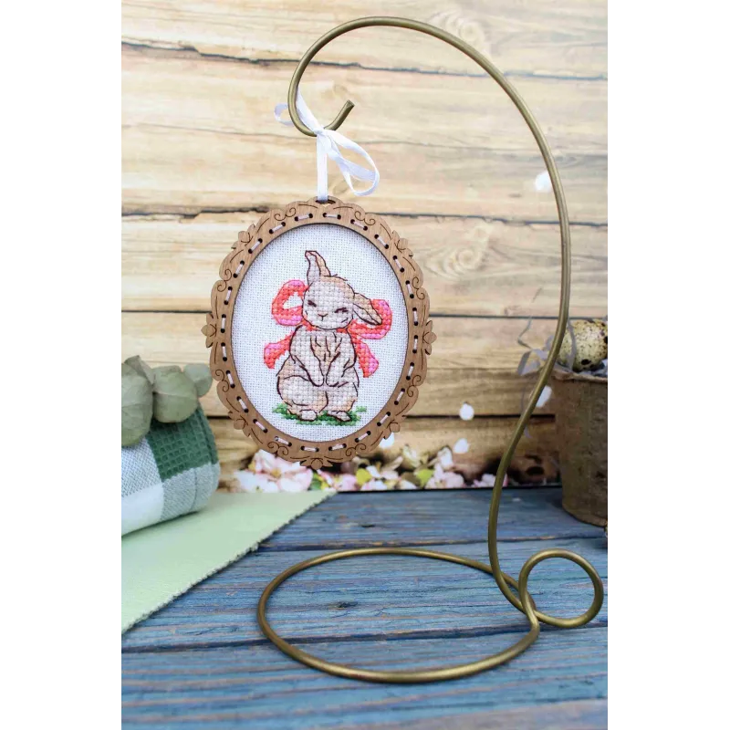 Cross-stitch on wooden base "Miniature. Bunny with a bow" 10*9 cm SO-128 (ES)