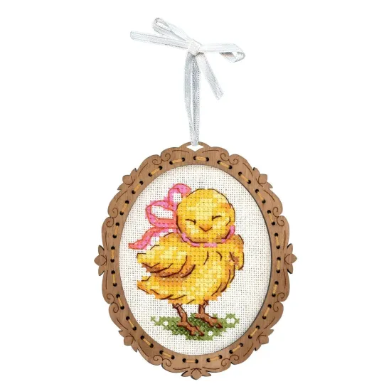Cross-stitch on wooden base "Miniature. Chicken with a bow" 10*9 cm SO-127