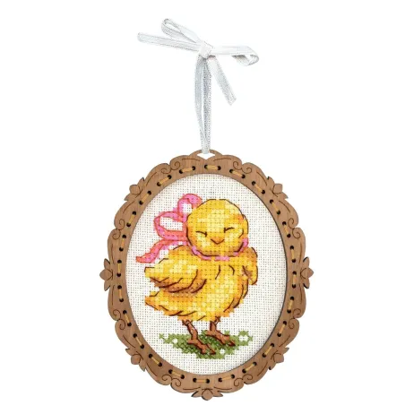 Cross-stitch on wooden base "Miniature. Chicken with a bow" 10*9 cm SO-127