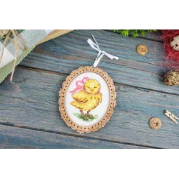 Вышивка крестом на деревянной основе "Миниатюра. Цыпленок с бантиком" 10*9 см SO-127