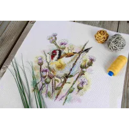 Cross stitch kit "Lurking Goldfinch" 18*19 cm SNV-921