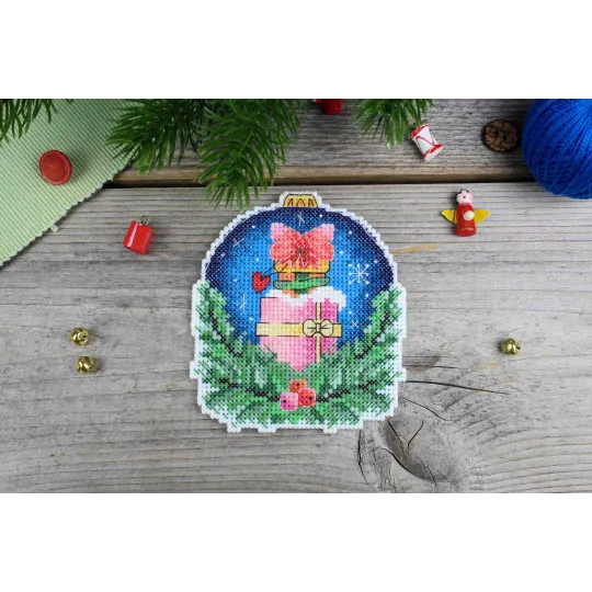 Kreuzstich-Set "Neujahrsball mit einem Eichhörnchen" 10x9 cm SR-1160