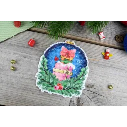 Набор для вышивания крестиком "Новогодний шар с белкой" 10х9 см SR-1160