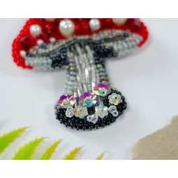 Украшение - Запретная красота 5.3x6 cm AAD-241