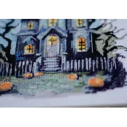 Cross-stitch kit "Haunted House" 17x20 cm AAH-277