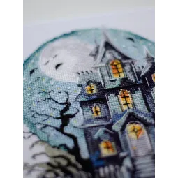 Cross-stitch kit "Haunted House" 17x20 cm AAH-277