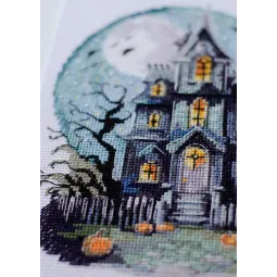 Cross-stitch kit "Haunted House" 17x20 cm AAH-277
