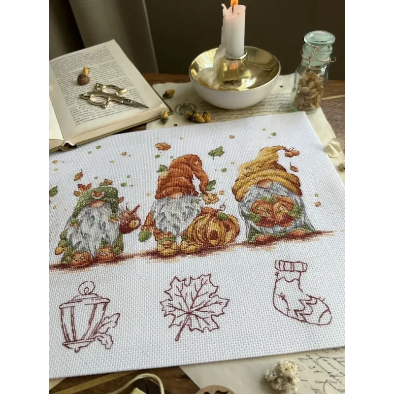 Kit de point de croix "Gnomes d'automne" 32х21,5 cm SANO-34