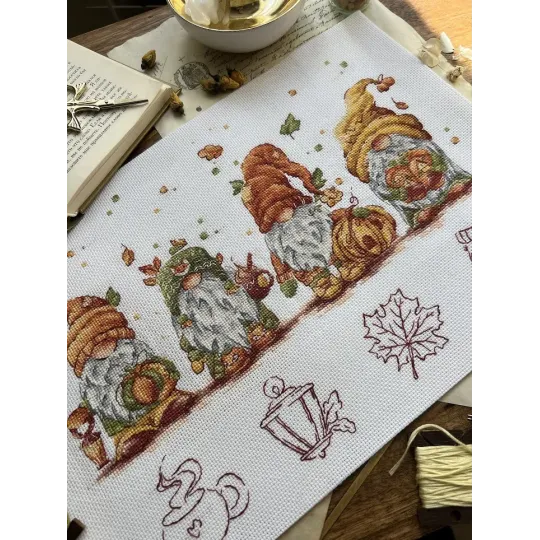 Kit de point de croix "Gnomes d'automne" 32х21,5 cm SANO-34