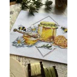 Cross stitch kit "Honey" 27 х 20 cm SANM-40