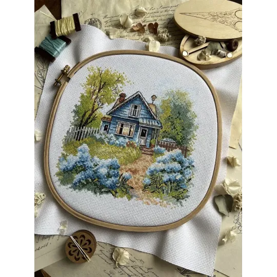 Kryželių siuvinėjimo rinkinys "Šeimos name" 17,5 x 17 cm SANN-37