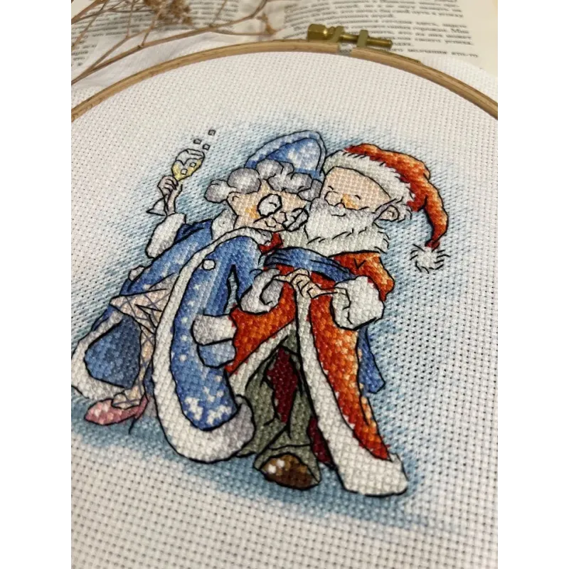 Kreuzstich-Set "Oma und Weihnachtsmann" 13,5х13,5 cm SANB-26