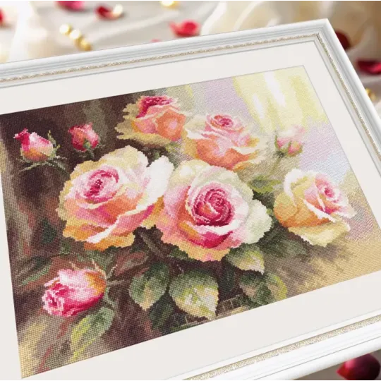 Kryželio siuvinėjimo rinkinys "Rožės saulės šviesoje" S2-54