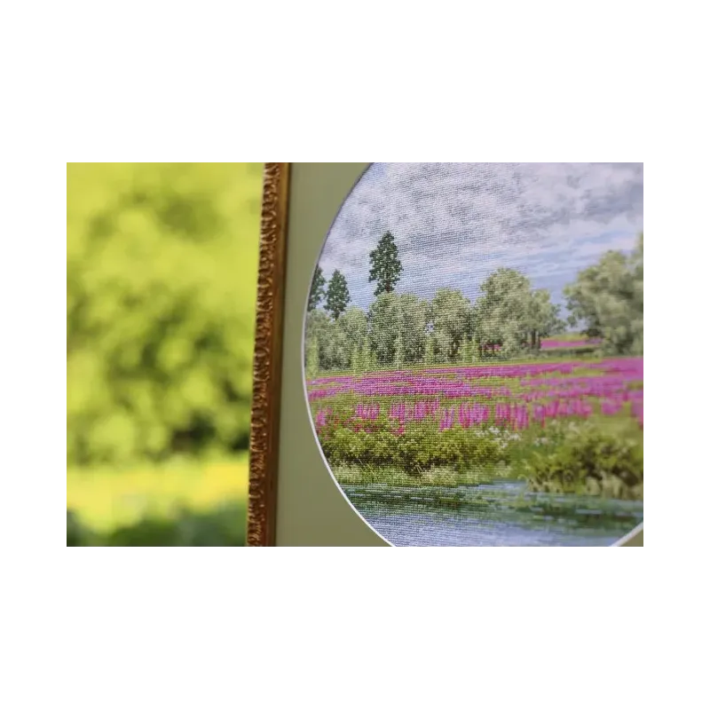 Kryželiu siuvinėjimo rinkinys Raudona vasara 31.7x31.7 cm S/VM041