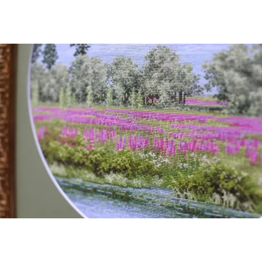 Kryželiu siuvinėjimo rinkinys Raudona vasara 31.7x31.7 cm S/VM041