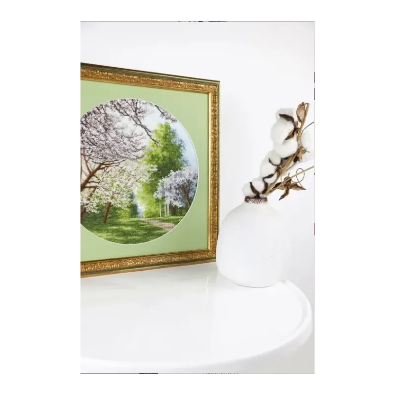 Set de broderie printanière 31,7x31,7 cm S/VM042