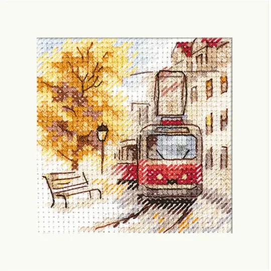Herbst in der Stadt. Die Straßenbahn S0-217