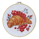 Наборы для вышивания крестиком "Круассан с красной смородиной" 20x20 см AAH-285