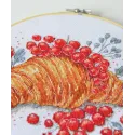 Наборы для вышивания крестиком "Круассан с красной смородиной" 20x20 см AAH-285