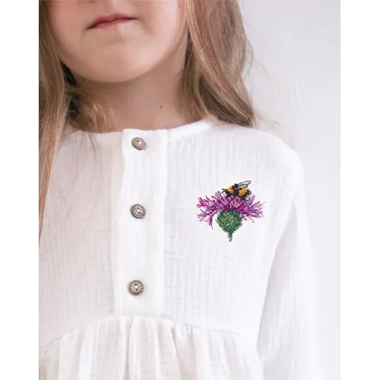 Kryželiu siuvinėjimo rinkinys "Bitė ant gėlės" S1608