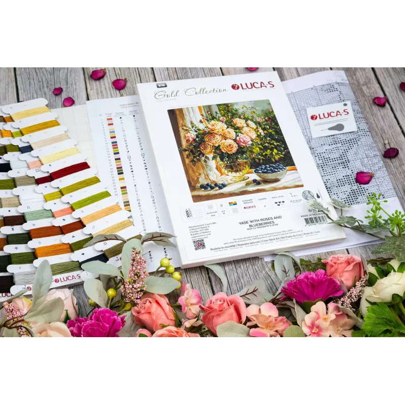 Kreuzstich-Set „Vase mit Rosen und Blaubeeren“ 35 x 35 cm SB719