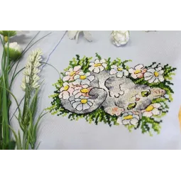 Набор для вышивания крестиком на водорастворимой канве "Котенок в ромашках" SV-682