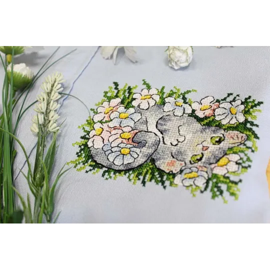 Kit de point de croix sur toile hydrosoluble "Chaton dans les marguerites" SV-682