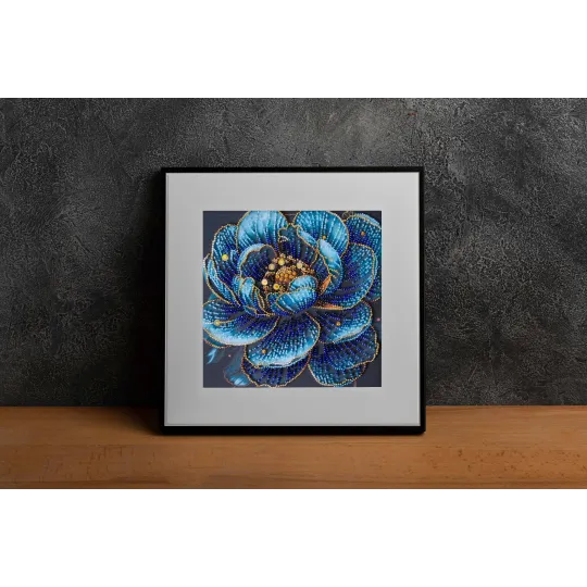 Vidutinio dydžio karoliukų siuvinėjimo rinkinys "Royal Bloom" 20x20 cm AAMB-124