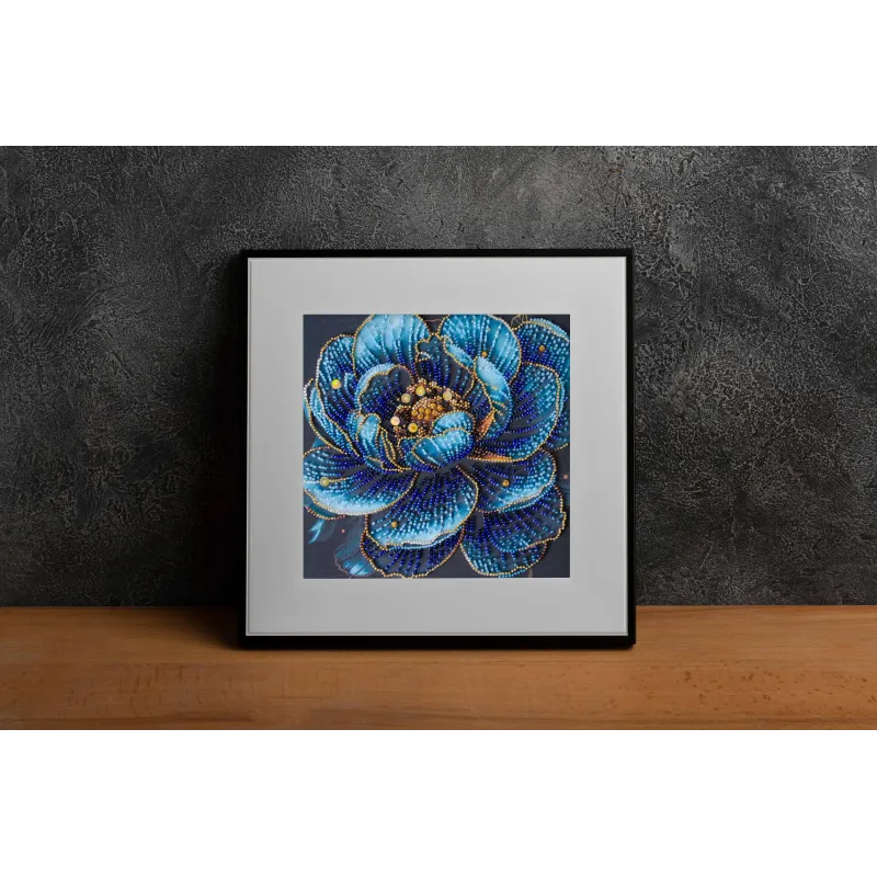 Vidutinio dydžio karoliukų siuvinėjimo rinkinys "Royal Bloom" 20x20 cm AAMB-124