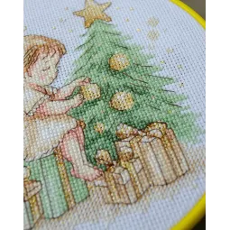 Cross-stitch kit with Hoop Included "Little Christmas Angel" 15x15 cm AAHM-091