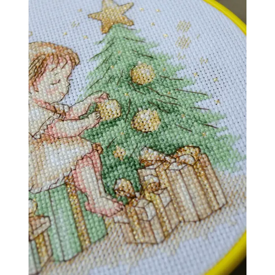 Cross-stitch kit with Hoop Included "Little Christmas Angel" 15x15 cm AAHM-091