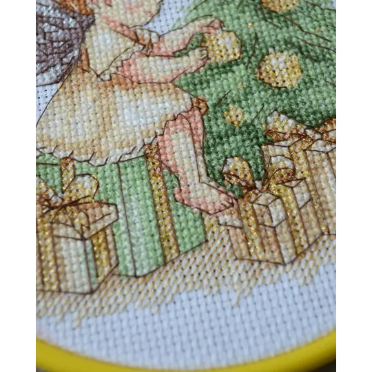 Cross-stitch kit with Hoop Included "Little Christmas Angel" 15x15 cm AAHM-091