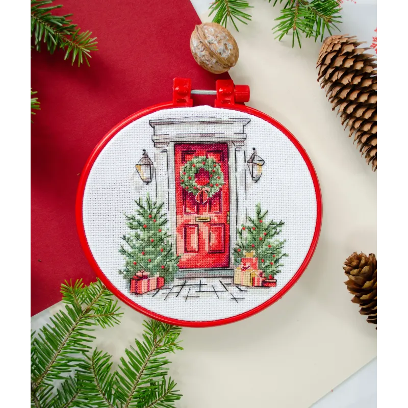 Cross-stitch kit "Festive welcome" 15x15 cm AAHM-089
