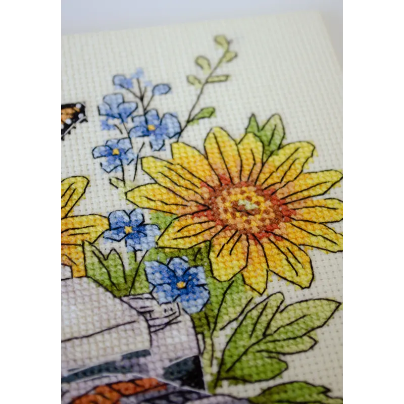 Cross-stitch kit "Catch the Moment" 20x20 cm AAH-296