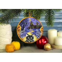 Cross stitch kit "Halloween. Pinkeep" 9x9 cm SNV-906