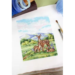 Cross stitch kit "Graceful deer" 20x16 cm SNV-936