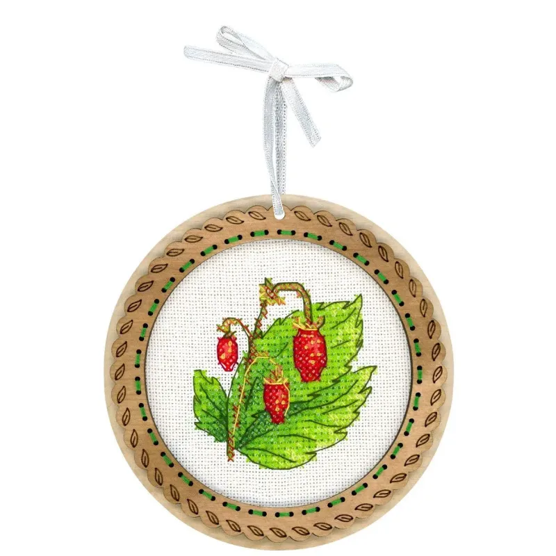 Cross-stich on wooden base "Miniature. Summer berries. Strawberries" 10x10 cm SO-133