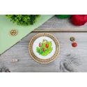 Point de croix sur socle en bois "Miniature. Baies d'été. Fraises" 10x10 cm SO-133