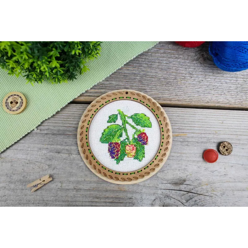 Kreuzstich auf Holzbasis "Miniatur. Sommerbeeren. Brombeeren" 10x10 cm SO-132
