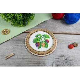 Cross-stich on wooden base "Miniature. Summer berries. Blackberries" 10x10 cm SO-132